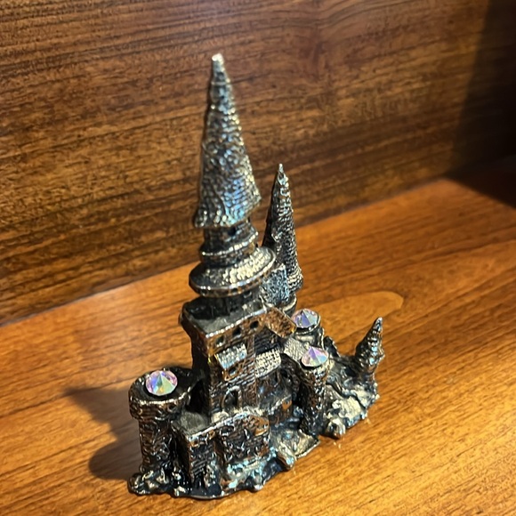 π° Fantasy Castle with Crystals. Approx 4 inches tall. Excellent condition - Picture 2 of 8